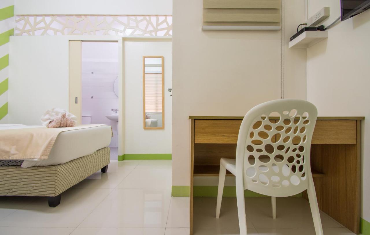 Alicia Tower Residences (Adults Only) Cebu Exterior photo